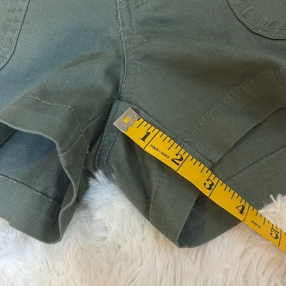 Green Shorts with Belt Size 7 - Picture 5 of 9